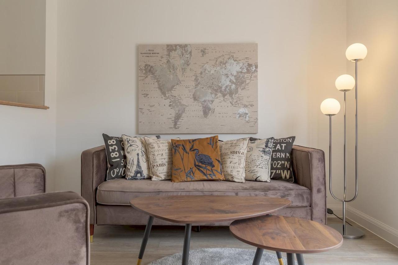 Pass The Keys Cheerful 4 Bed Central Townhouse Garden & Parking Villa Birmingham Exteriör bild