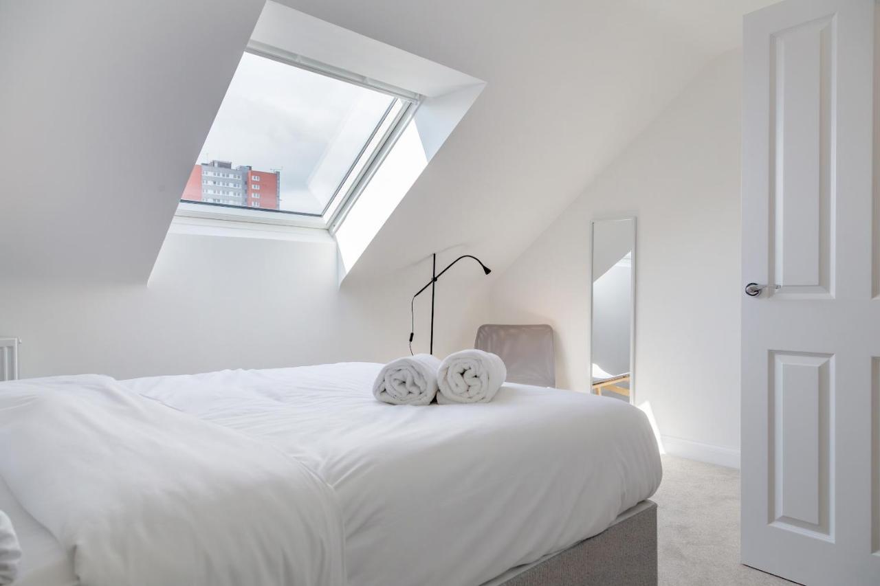 Pass The Keys Cheerful 4 Bed Central Townhouse Garden & Parking Villa Birmingham Exteriör bild